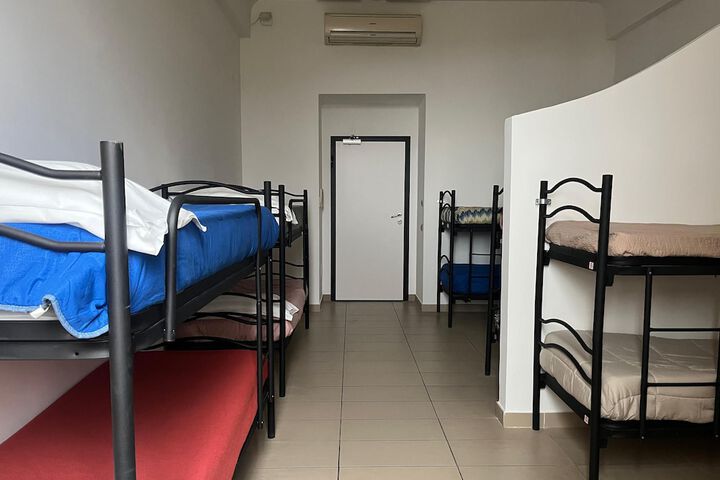 Room 17 of 61