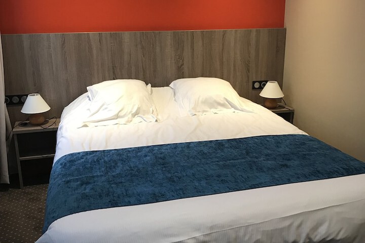 Room 6 of 29