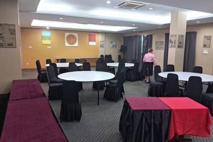 Banquet hall
