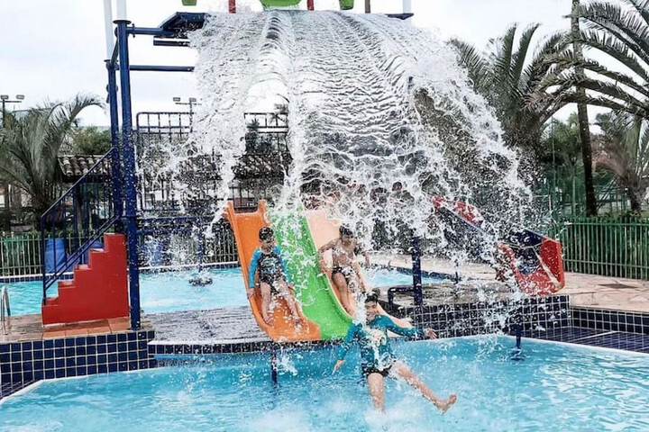 Pool Hotel