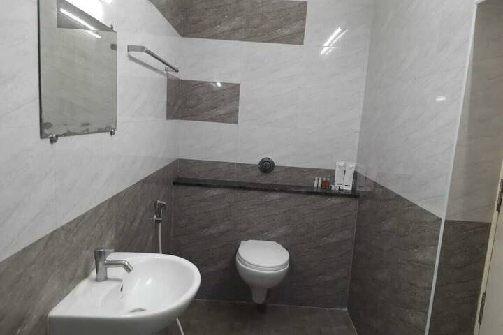 Room 12 of 15