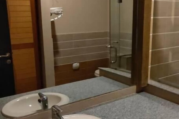 Room 21 of 27