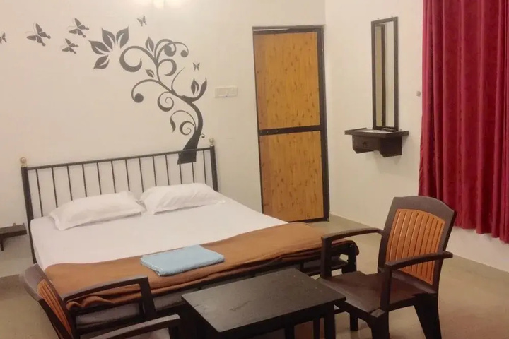 Room 4 of 15