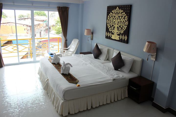 Room 9 of 63