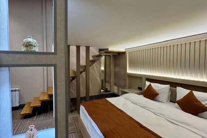 Room 7 of 30