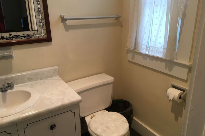 Room 195 of 246