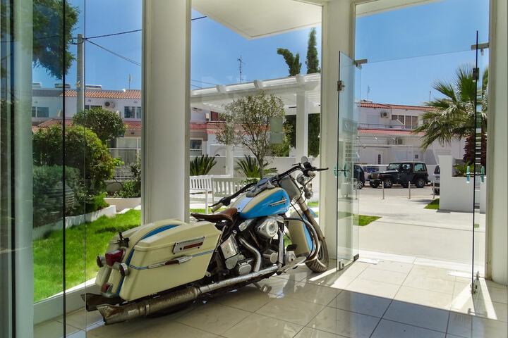 Hotel 2 of 71