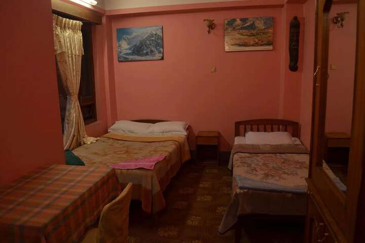 Room 16 of 36