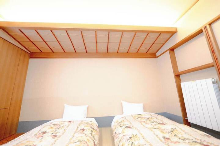 Room 30 of 60