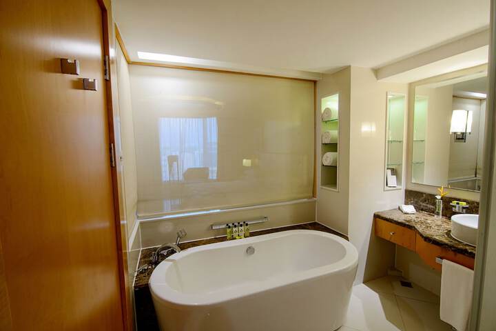 Room 43 of 64