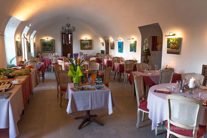 Dining 44 of 57