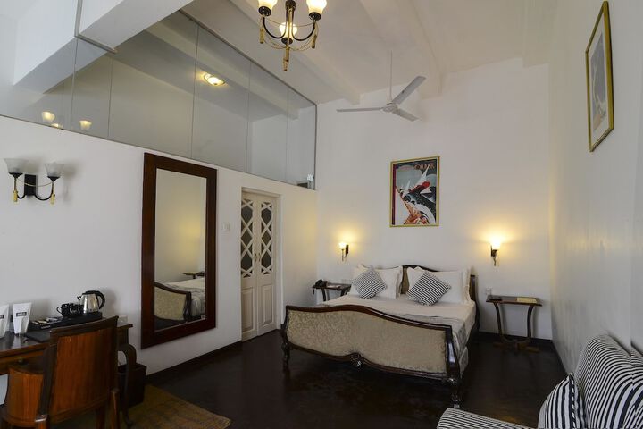 Room 17 of 41