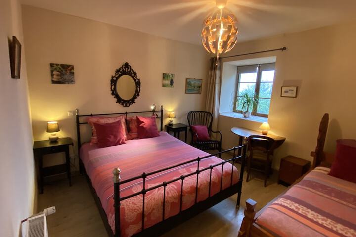 Room 4 of 61