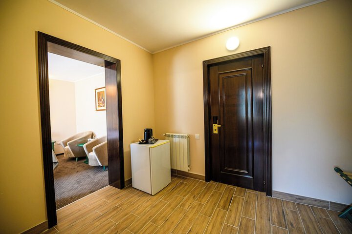 Room 43 of 72