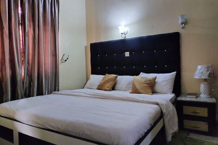 Room 19 of 48