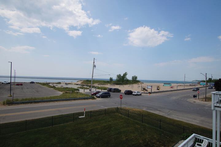 2 Bedrooms Traditional Suite King and Queen Bed Pool View Balcony (42 of 46)