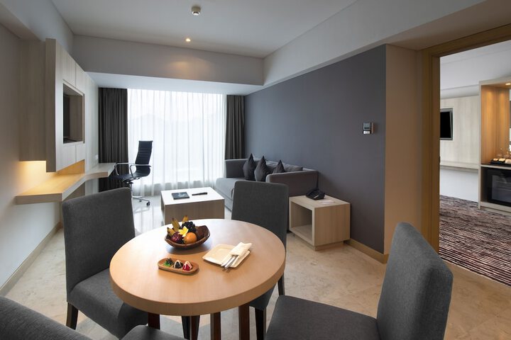 Room 11 of 25