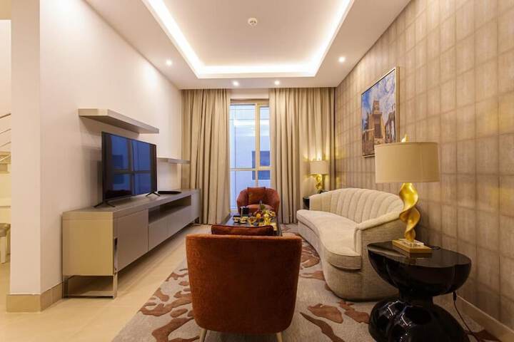 Room 6 of 18