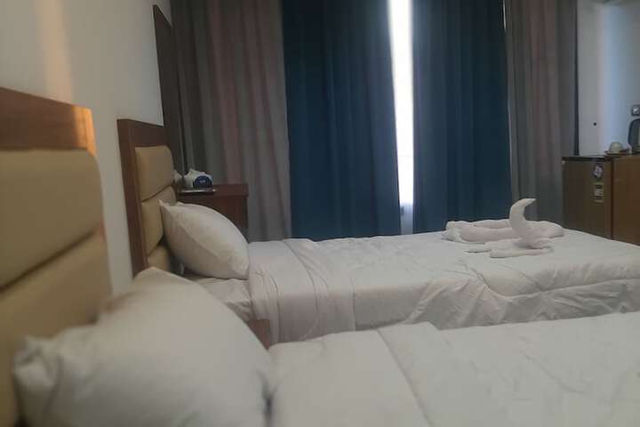 Room 7 of 29