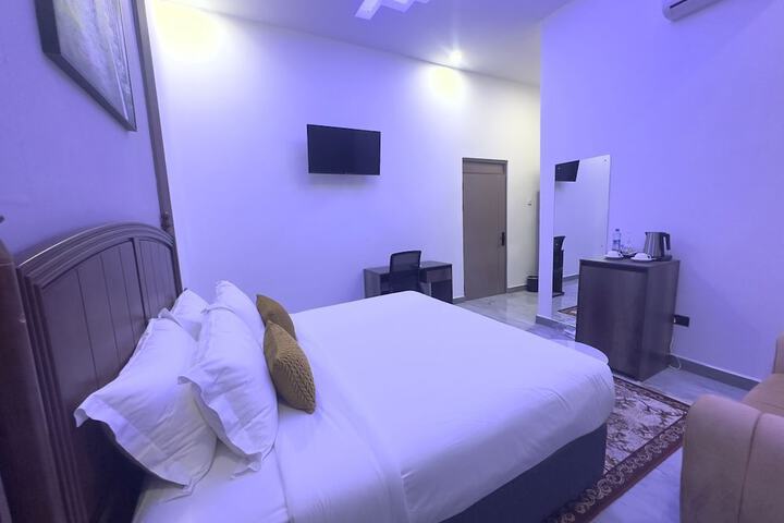 Room 3 of 17
