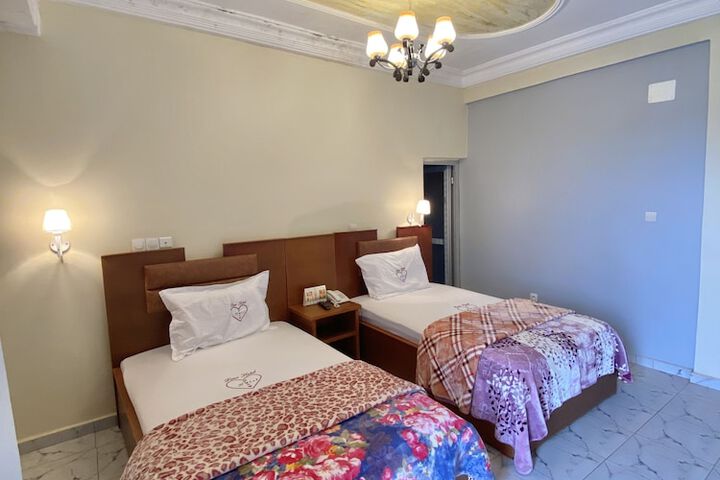 Room 2 of 21