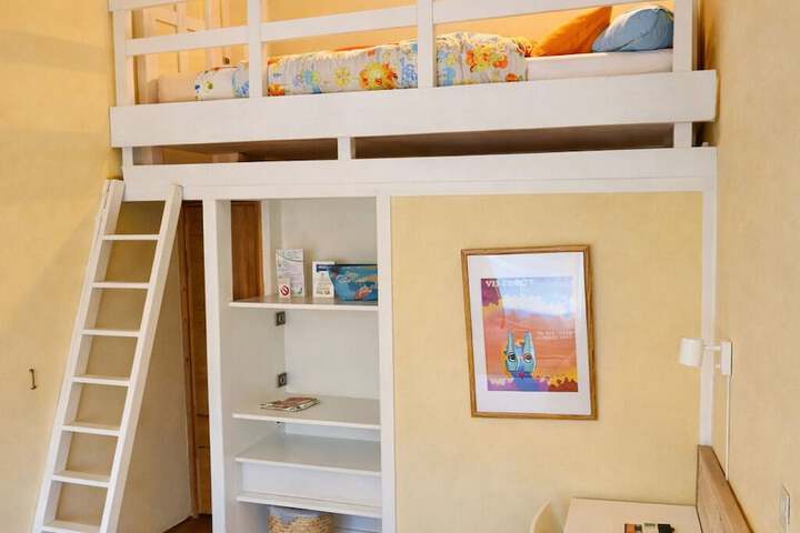 Room 62 of 141