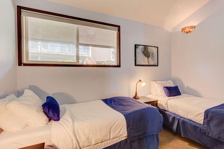 Room 8 of 124