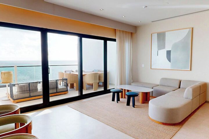 Room 64 of 136