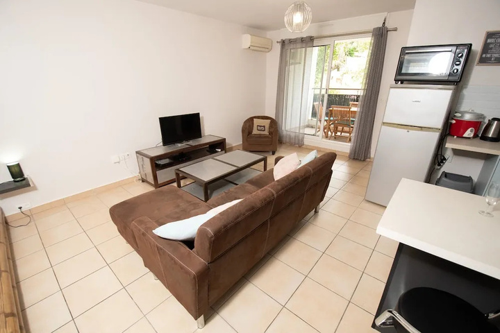 Room 3 of 16