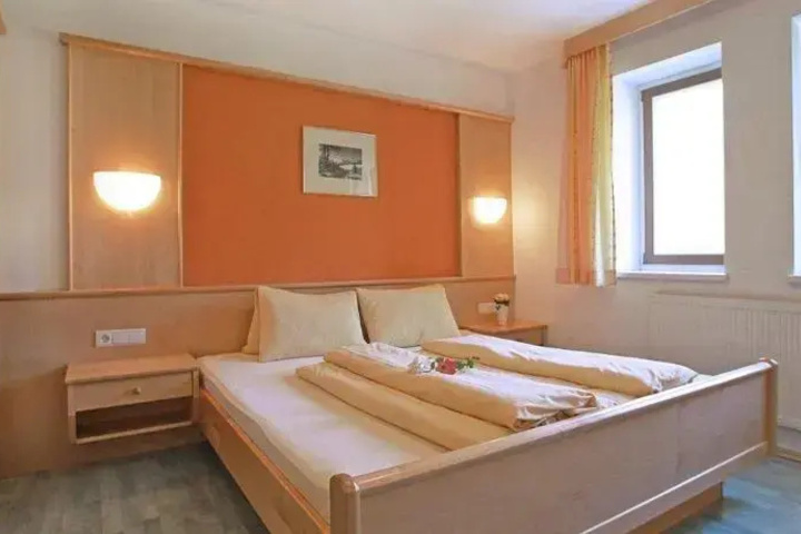 Room 3 of 22