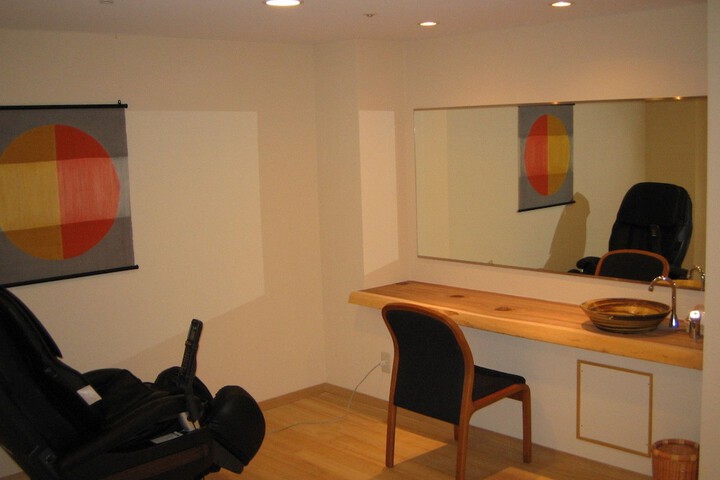 Room 11 of 48