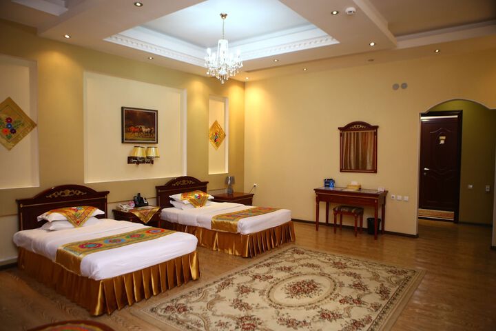 Room 10 of 34