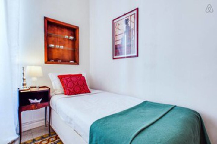 Room 5 of 13