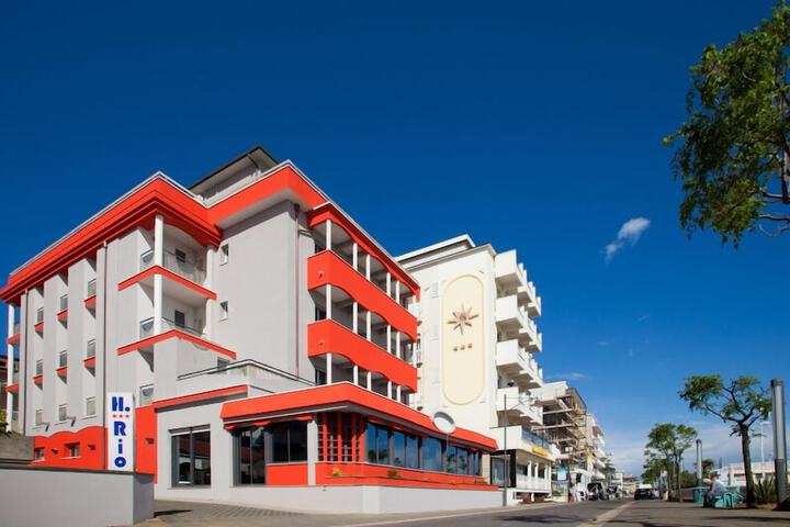 Hotel 27 of 29