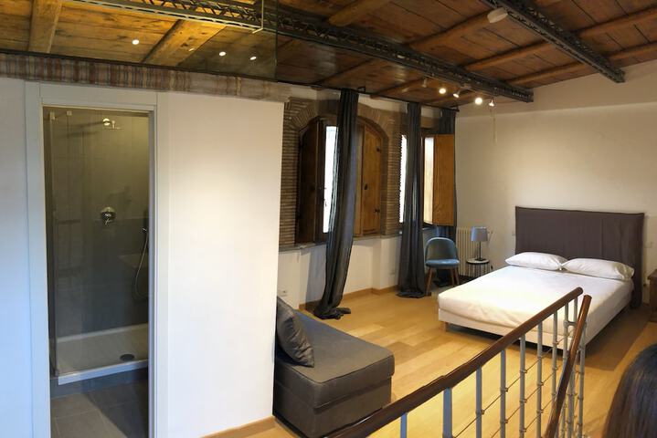 Room 30 of 84
