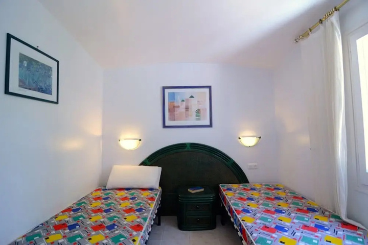 Room 2 of 12