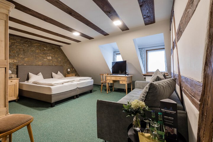 Room 14 of 38