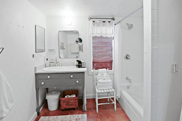 Room 14 of 38
