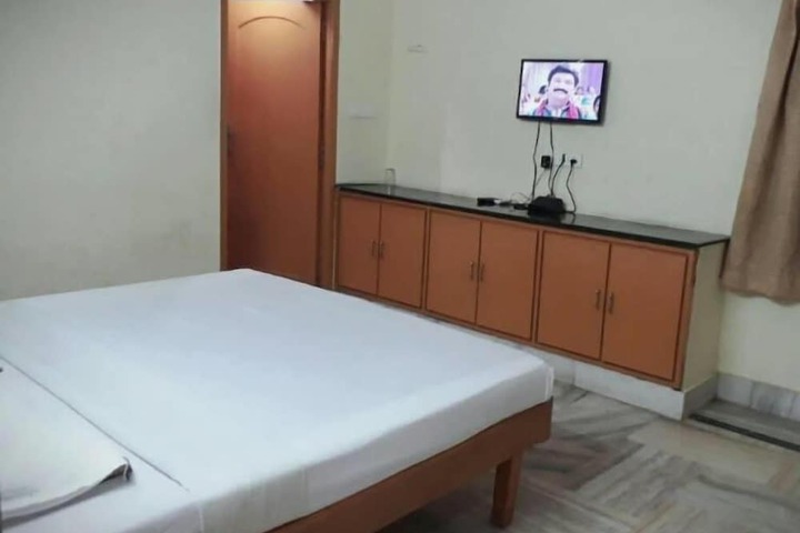 Room 5 of 6