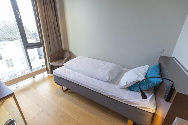 Room 16 of 53