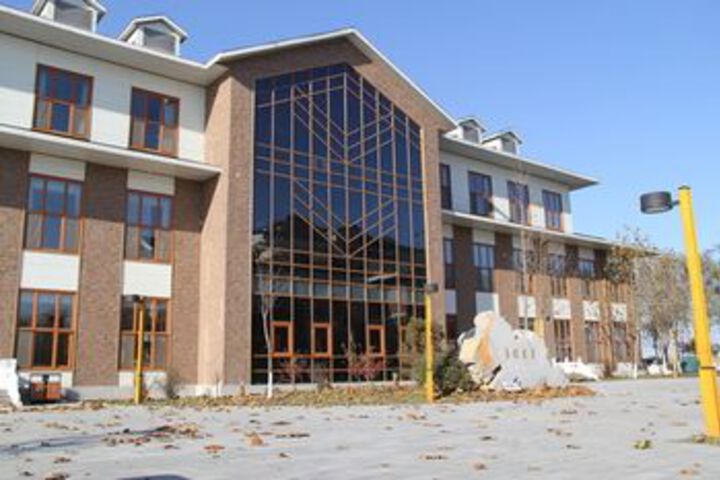 Hotel 5 of 27