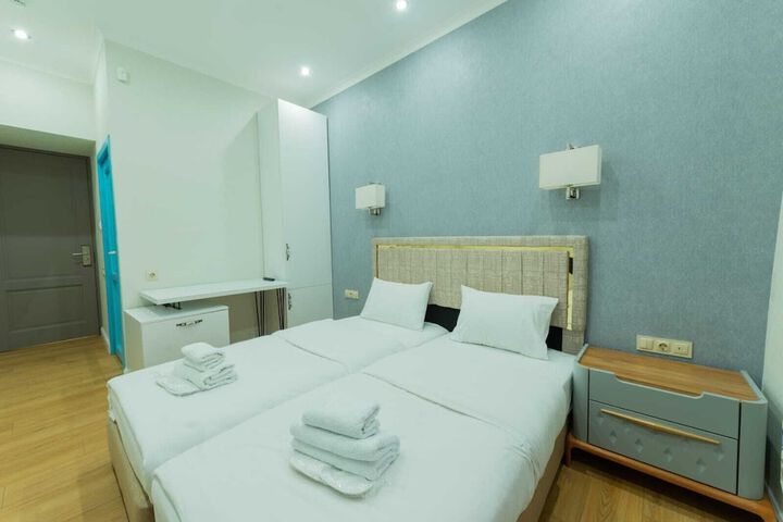 Room 2 of 20