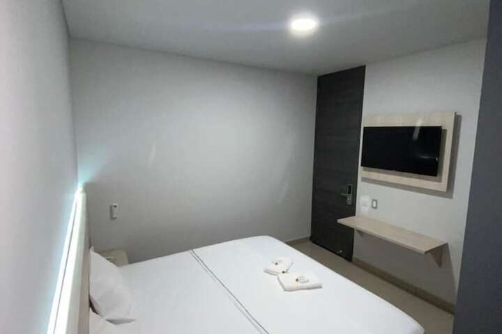 Room 3 of 9