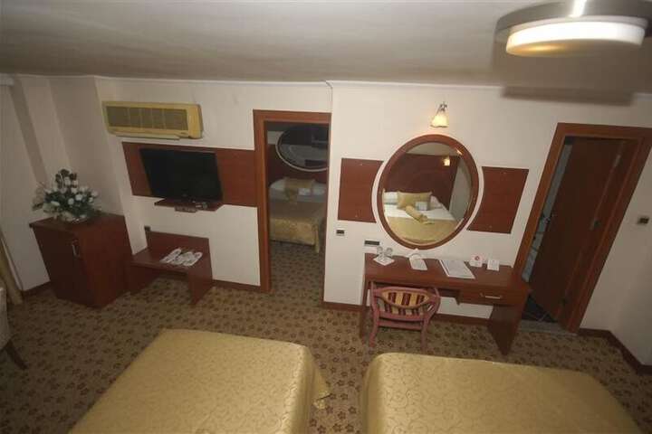 Room 9 of 52