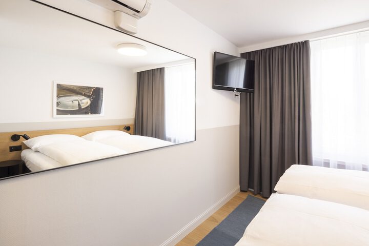 Room 30 of 81