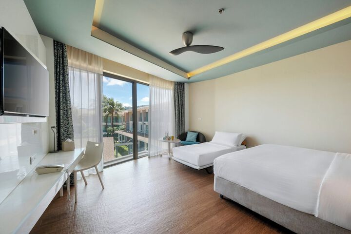 Room 16 of 104