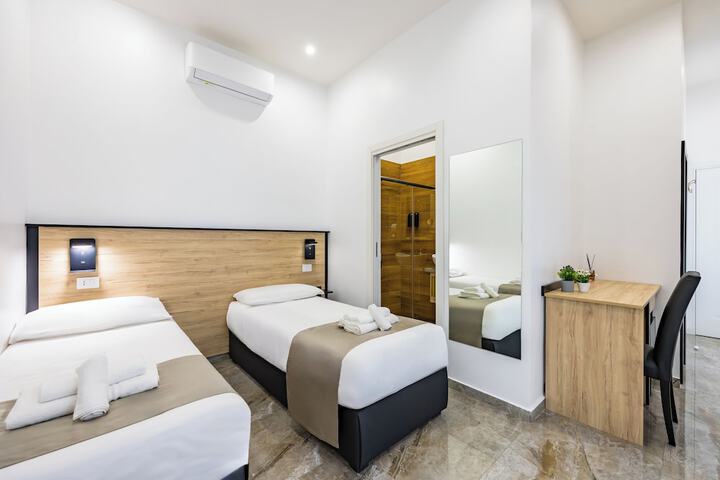 Room 8 of 26