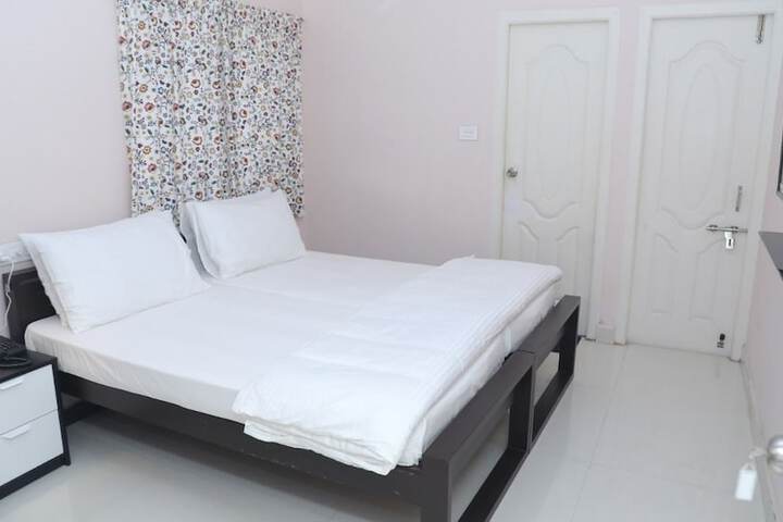 Room 8 of 15