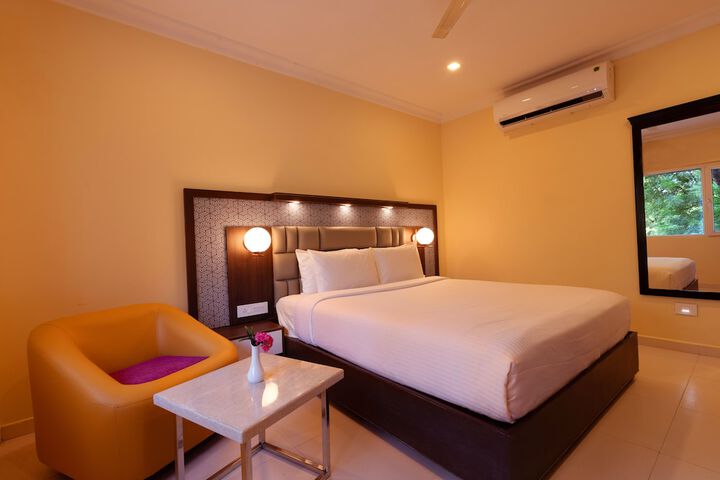 Room 10 of 18