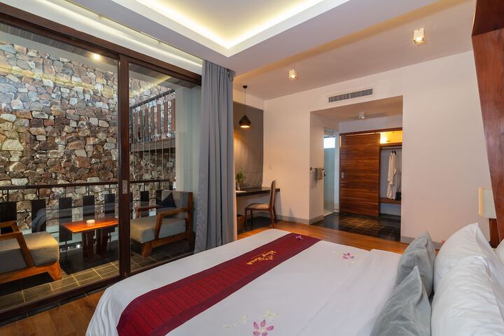 Room 5 of 63